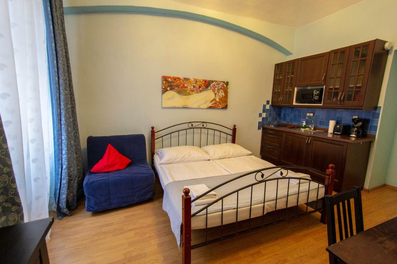 Ruterra Apartment Cimburkova Lägenhet *