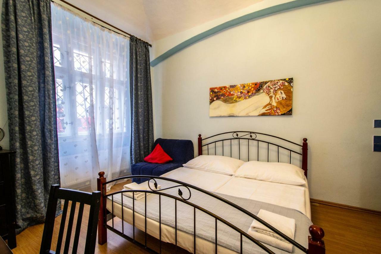 Ruterra Apartment Cimburkova Lägenhet *